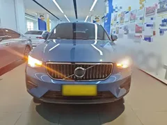 2023 Volvo XC40 Luxury, синий — фото 3