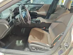 2021 Lexus ES 300h Premium — фото 7