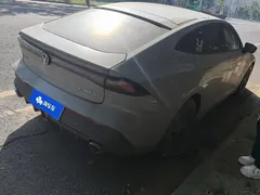 2022 Changan UNI-V 1.5T Premium — фото 3