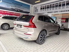 2023 Volvo XC60 4WD Luxury — фото 8