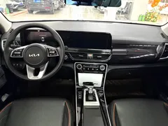 2023 Kia Seltos 1.5L CVT Luxury, белый — фото 4