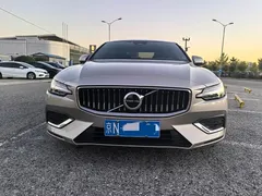 2024 Volvo S60 B4 Luxury — фото 2
