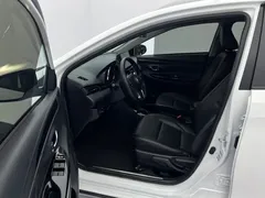 2022 Toyota Yaris L Zhixuan X 1.5L CVT Luxury Plus, белый — фото 17