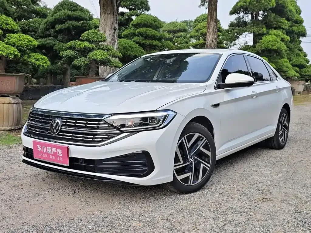 2023 Volkswagen Sagitar 300TSI DSG