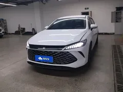 2025 BYD Qin PLUS DM-i PHEV Smart Driving 55km Leading, белый — фото 1