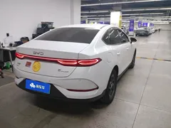 2025 BYD Qin PLUS DM-i PHEV Smart Driving 55km Leading, белый — фото 3