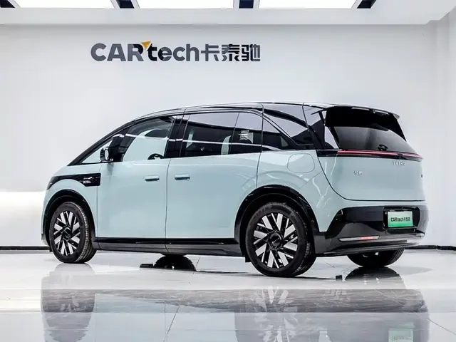 2025 Zeekr Mix Smart Driving