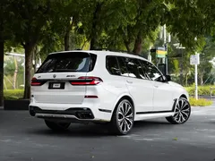 2023 BMW X7 M60i xDrive, белый — фото 8