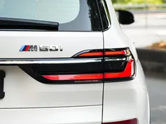 2023 BMW X7 M60i xDrive, белый — фото 9