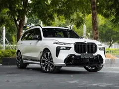 2023 BMW X7 M60i xDrive, белый — фото 15
