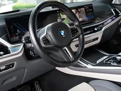 2023 BMW X7 M60i xDrive, белый — фото 16
