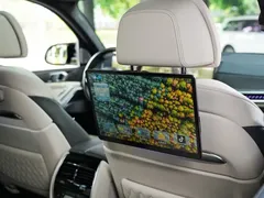 2023 BMW X7 M60i xDrive, белый — фото 38