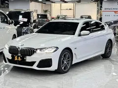 2022 BMW 5 Series 535Le PHEV Pioneer M Sport Package, белый — фото 1