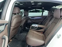 2022 BMW 5 Series 535Le PHEV Pioneer M Sport Package, белый — фото 8