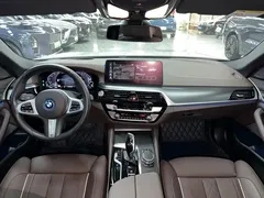 2022 BMW 5 Series 535Le PHEV Pioneer M Sport Package, белый — фото 11