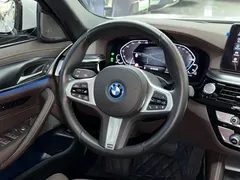 2022 BMW 5 Series 535Le PHEV Pioneer M Sport Package, белый — фото 12