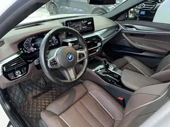 2022 BMW 5 Series 535Le PHEV Pioneer M Sport Package, белый — фото 19