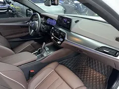 2022 BMW 5 Series 535Le PHEV Pioneer M Sport Package, белый — фото 20