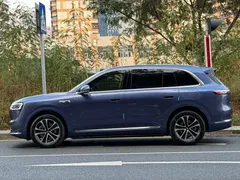 2026 Aito M7 EREV 4WD Ultra 5 896-line, синий — фото 2