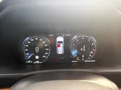 2021 Volvo XC90 7-seat, белый — фото 7