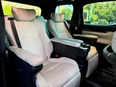 2020 Lexus LM 300h 7-seat, чёрный — фото 10