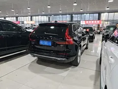 2022 Volvo XC60 4WD Luxury, чёрный — фото 4