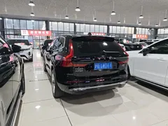 2022 Volvo XC60 4WD Luxury, чёрный — фото 6