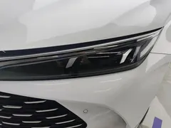 2025 BYD Qin L PHEV 80km Leading Smart Driving, белый — фото 5