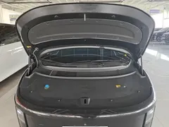 2025 Li Auto i8 Standard, чёрный — фото 20