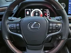 2023 Lexus ES 200 Luxury — фото 4