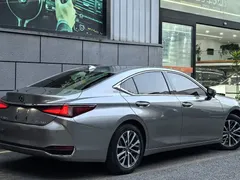 2023 Lexus ES 200 Luxury — фото 13