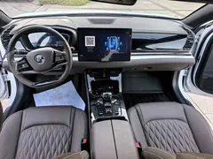 2023 BYD Han PHEV Champion 121KM Premium, белый — фото 11