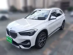2022 BMW X1, белый — фото 1