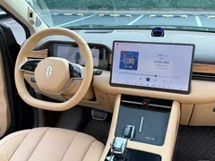 2024 Aito M7 1.5T RWD Smart Driving Pro 6-seat, чёрный — фото 16
