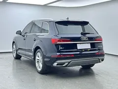 2021 Audi Q7 55 TFSI quattro S line Sport, чёрный — фото 6