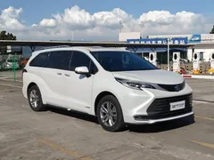 2023 Toyota Sienna 2.5L Hybrid Premium, белый — фото 3
