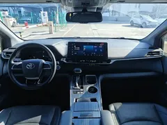 2023 Toyota Sienna 2.5L Hybrid Premium, белый — фото 14