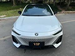 2022 Changan UNI-V 1.5T Premium, белый — фото 2
