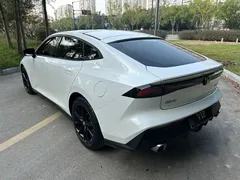 2022 Changan UNI-V 1.5T Premium, белый — фото 5
