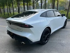 2022 Changan UNI-V 1.5T Premium, белый — фото 6