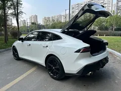 2022 Changan UNI-V 1.5T Premium, белый — фото 7