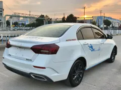 2021 Geely Emgrand UP 1.5L CVT Luxury, белый — фото 6