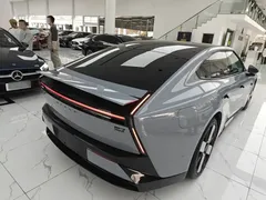 2025 Xpeng P7 750 4WD High Performance Ultra — фото 7