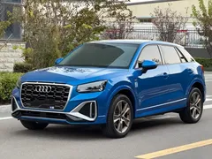 2022 Audi Q2L 35 TFSI Fashion Sport, синий — фото 1