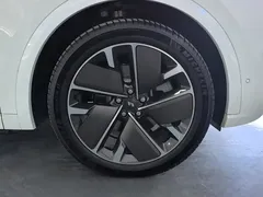 2025 Li Auto L9 Smart Refresh, белый — фото 5