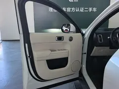 2025 Li Auto L9 Smart Refresh, белый — фото 6