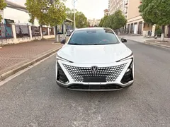 2022 Changan UNI-T 1.5T Premium, белый — фото 1