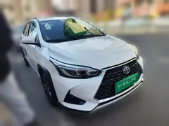 2021 Toyota Yaris L Zhixuan X 1.5L CVT Luxury, белый — фото 3