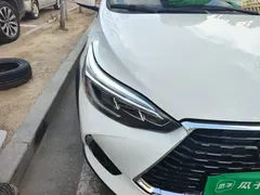 2021 Toyota Yaris L Zhixuan X 1.5L CVT Luxury, белый — фото 7