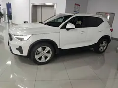 2023 Volvo XC40 Fashion, белый — фото 2